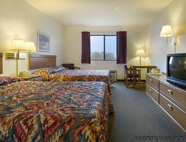 Super 8 By Wyndham Smithville Lake Quarto foto